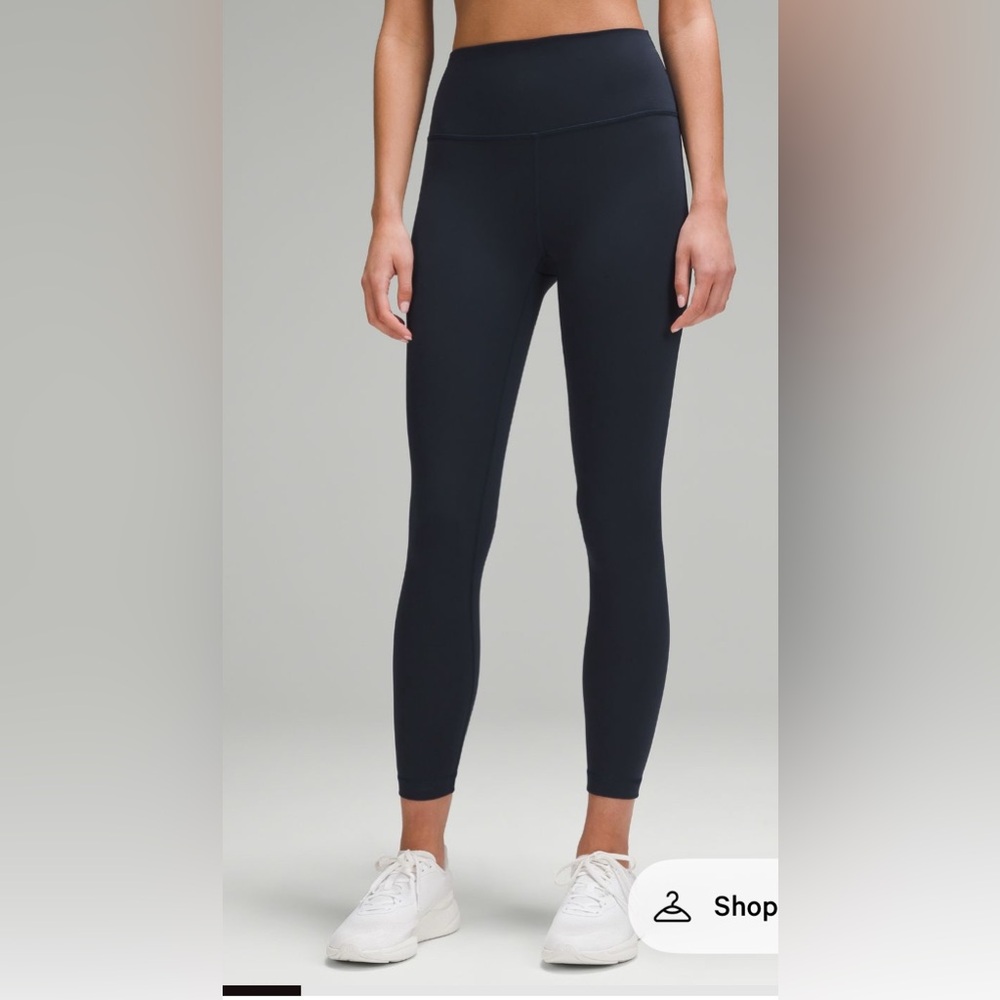 Lululemon Wundertrains in true Navy